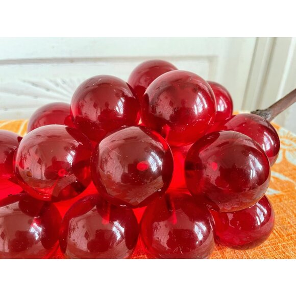 Vintage MCM Large Red Lucite Grapes Sculpture - Picture 6 of 12